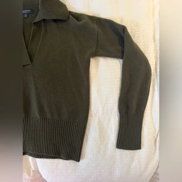 Banana Republic Women's 100%Cashmere Sweater Polo in Military Olive Green - Picture 5 of 14